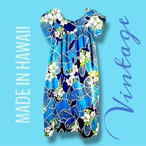 POLYNESIAN BAZAAR VINTAGE Maxi Dress in Blue, Green & White Floral scoop neck